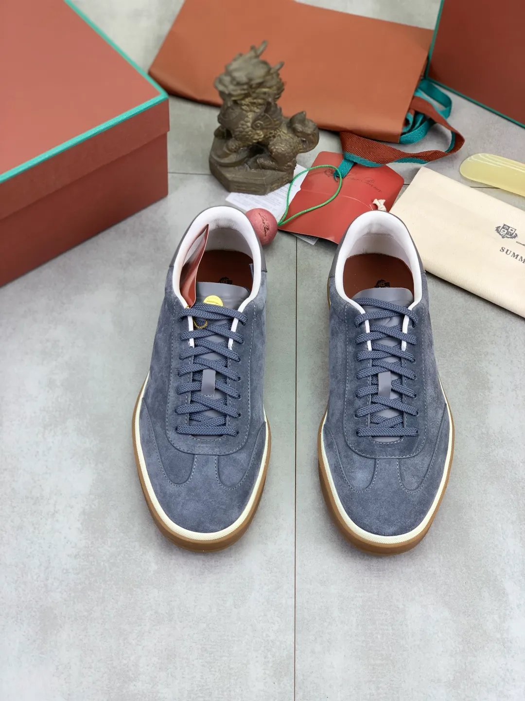 Men's men's shoes 💰P580 New model 💰 The latest casual shoes Loro Piana 💯 Top grade 💯 Buy the original copy 💯 Founded the existing Loro Piana company on April 24, 1924. It is the sixth generation of family operation, providing the best quality products to customers who are discerning about taste and quality. Imported original fly woven fabric with cowhide fabric, plain calfskin lining, hand-stitched thread with cowhide feet, original packaging, high-end outsole, size: 38-45 (customized for 46), 8️⃣ colors available